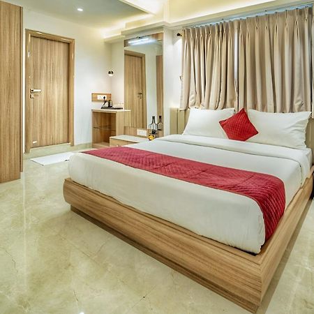 Hotel The Grand Murli Surat Exterior foto