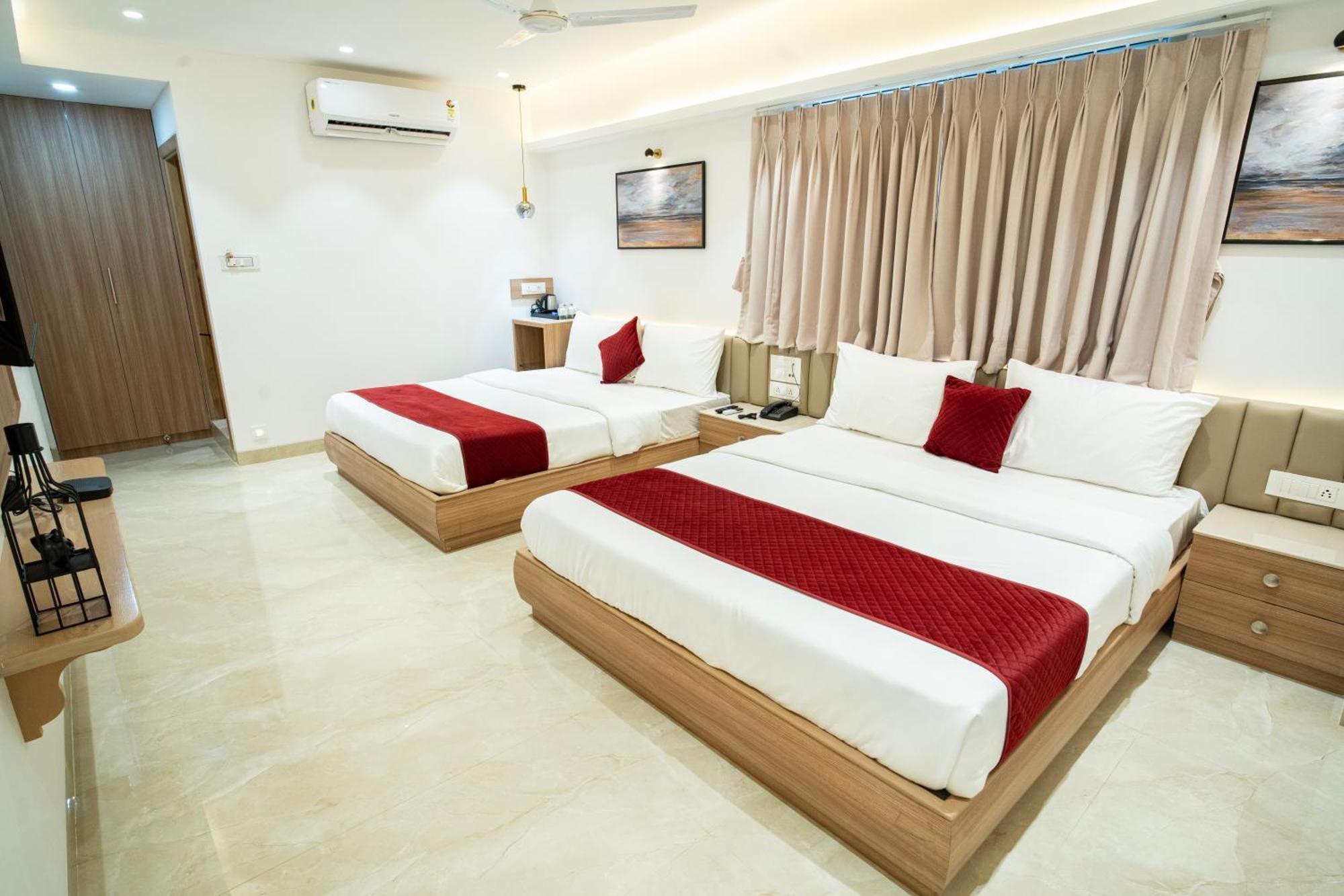 Hotel The Grand Murli Surat Exterior foto